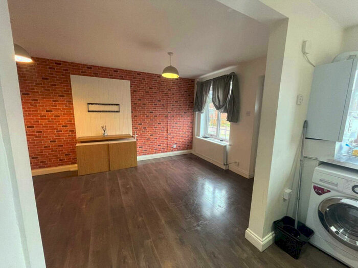 2 Bedroom Semi-Detached House To Rent In Guild Road, Kent, DA8