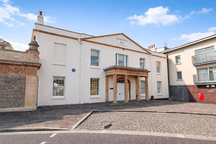 2 Bedroom Apartment For Sale In Doctor Foxs, Knightstone Island, BS23