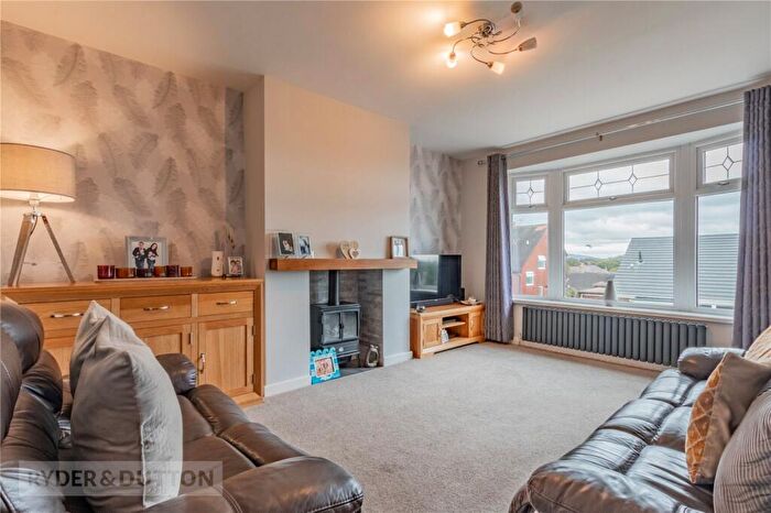 3 Bedroom Semi-Detached House For Sale In Heywood Fold Road, Springhead, Saddleworth, OL4