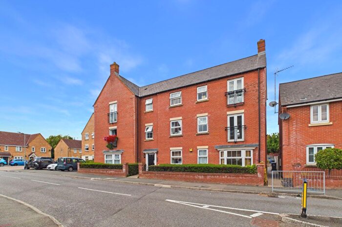 2 Bedroom Flat To Rent In Alchester Court, Towcester, NN12