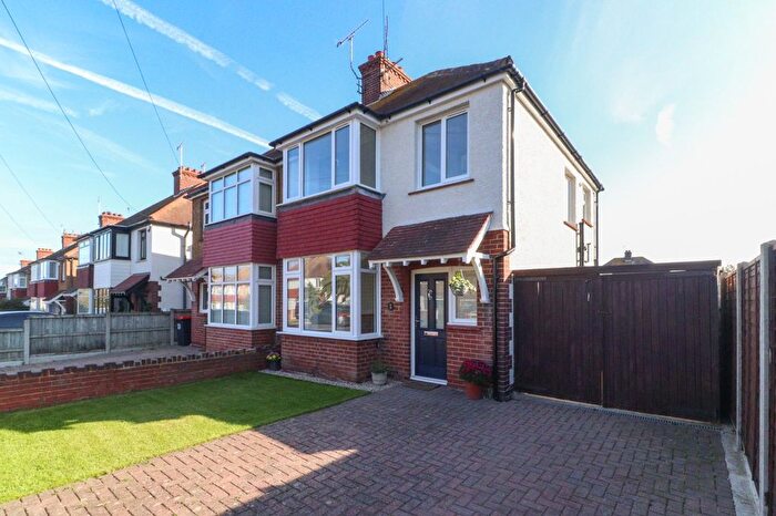 3 Bedroom Semi-detached House For Sale In Maynard Avenue, Margate, CT9