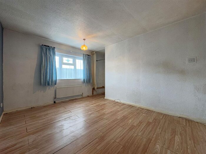 3 Bedroom Terraced House For Sale In Claudian Way, Grays, RM16