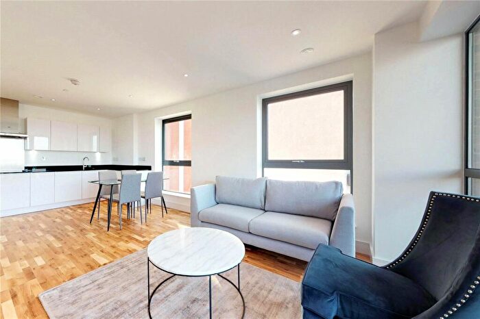 2 Bedroom Flat For Sale In City View Point, Poplar, E14