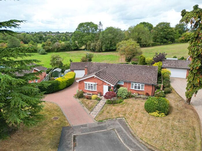 3 Bedroom Detached Bungalow For Sale In Lakeside Court, Thurnby Village, LE7