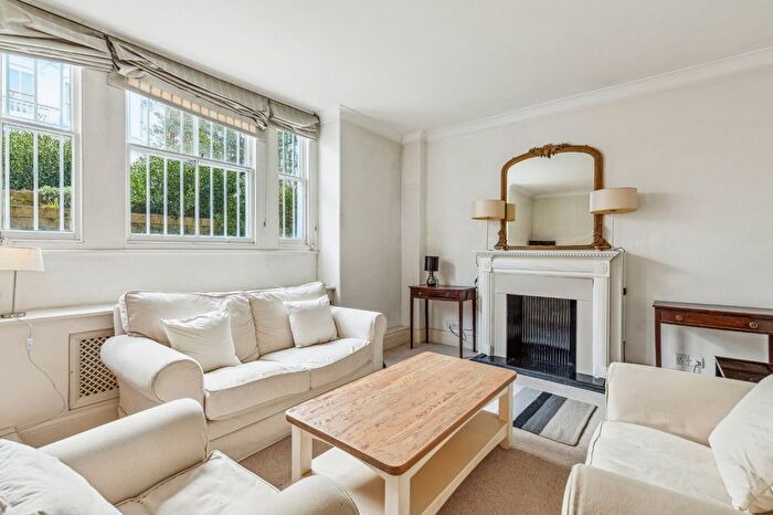 1 Bedroom Terraced House To Rent In Phillimore Gardens, Campden Hill, W8