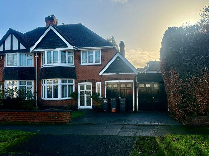 3 Bedroom Semi Detached House For Sale In Beeches Drive, Birmingham, B24