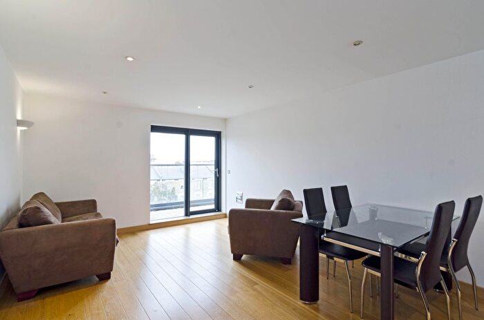 2 Bedroom Flat To Rent In Drayton Park, London, N5