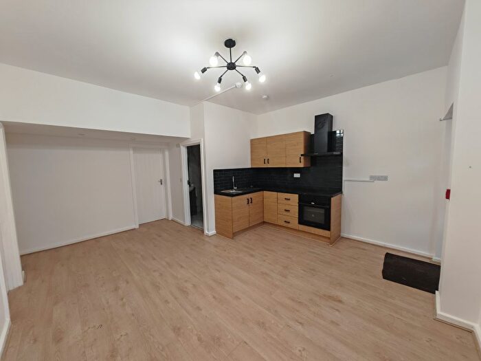 1 Bedroom Flat To Rent In High Street, Brierley Hill, DY5