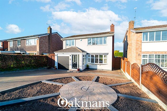 4 Bedroom Detached House For Sale In Kidderminster Road, Bromsgrove, Worcestershire, B61