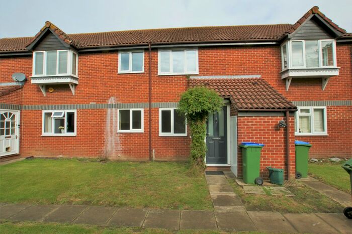 1 Bedroom Maisonette To Rent In Cambridge Road, West Molesey, KT8