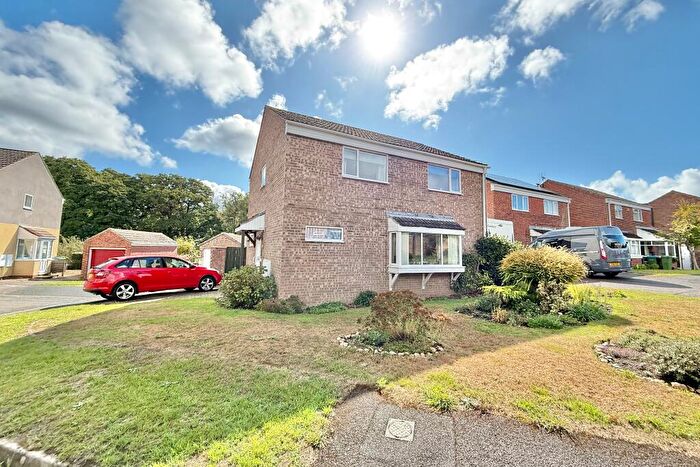 4 Bedroom Detached House For Sale In Elmdale, Warsash, SO31