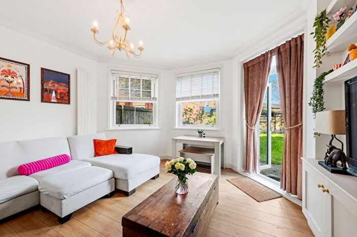 2 Bedroom Parking To Rent In Claremont Gardens, Surbiton, KT6