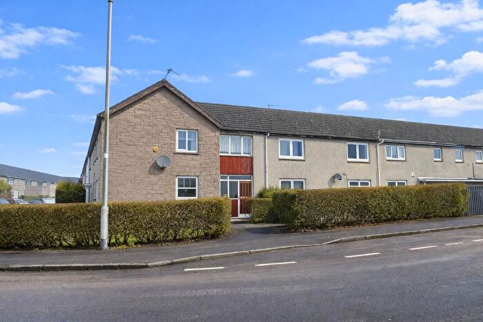 2 Bedroom Flat For Sale In Alloway Drive, Kirkintilloch, G66