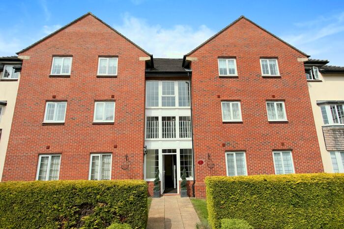 2 Bedroom Flat For Sale In The Cedars, Warford Park, Faulkners Lane, Knutsford, WA16