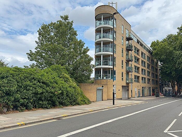 1 Bedroom Flat For Sale In Chiswick High Road, W4