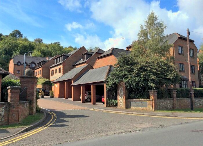 2 Bedroom Flat To Rent In Kingsmead Road, High Wycombe HP11