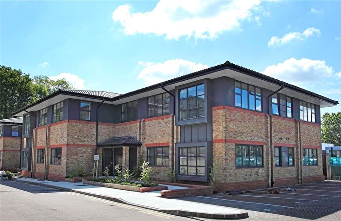 2 Bedroom Flat To Rent In London Road, Riverhead, Sevenoaks, Kent, TN13