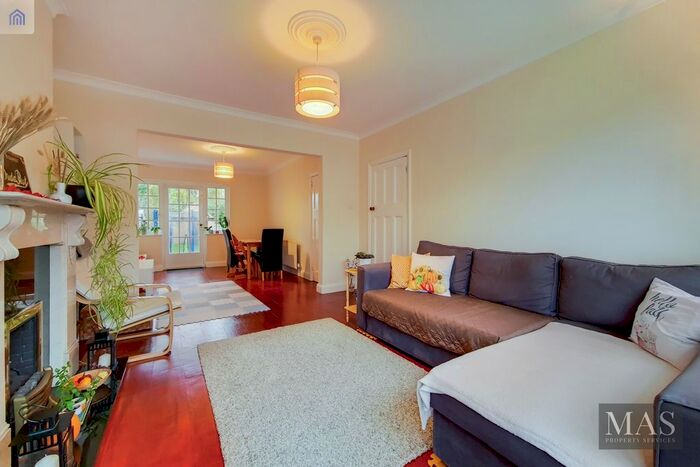 3 Bedroom Semi-Detached House To Rent In Aylward Road, London, SW20