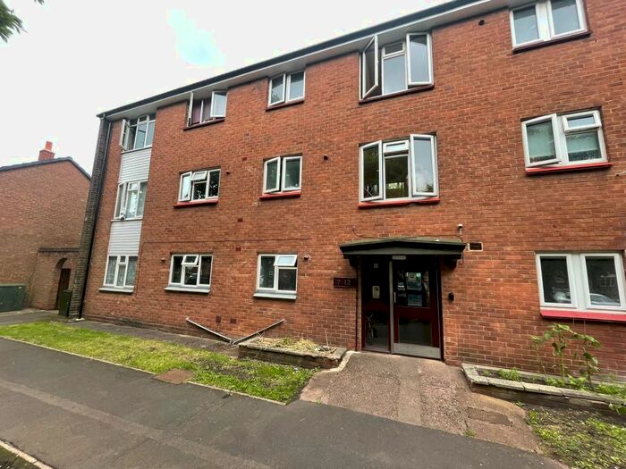3 Bedroom Flat To Rent In St. Michaels Court, Wolverhampton, WV6