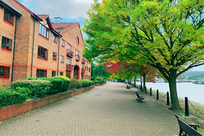 2 Bedroom Flat To Rent In Cumberland Close, Bristol, BS1