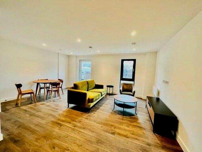 2 Bedroom Apartment To Rent In Waterhouse, Salford, M5