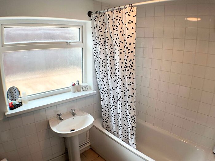 3 Bedroom Terraced House For Sale In King William Street, Amblecote, Stourbridge, West Midlands, DY8