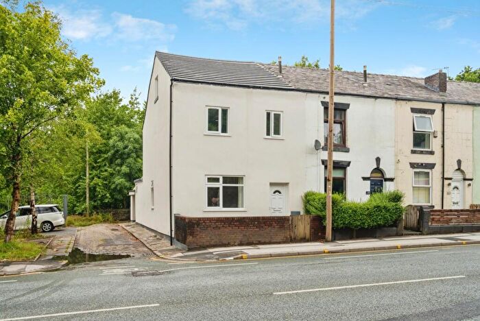4 Bedroom End Of Terrace House For Sale In Bury Road, Bolton, Greater Manchester, BL2