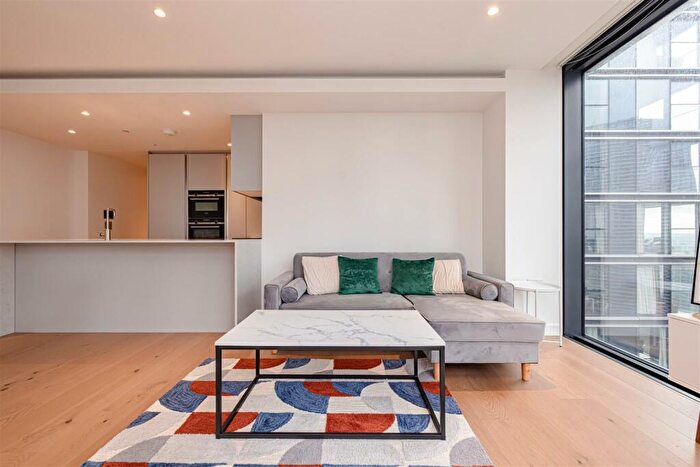 2 Bedroom Apartment To Rent In Hampton Tower, Marsh Wall, London, E14