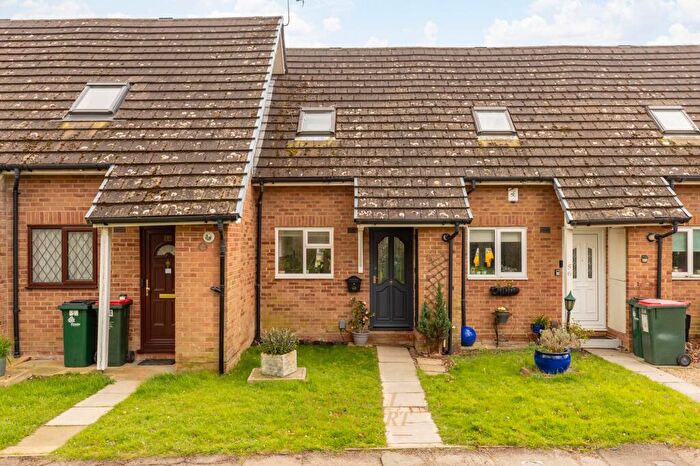 1 Bedroom Terraced House For Sale In Matthey Place, Crawley, RH10