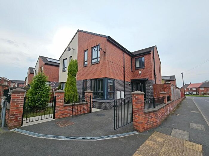 2 Bedroom Semi Detached House For Sale In Heartwood Road, Newall Green, M23