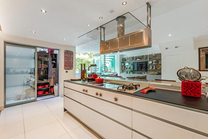 4 Bedroom End Of Terrace House To Rent In Kingswood Court, Marchmont Road, TW10