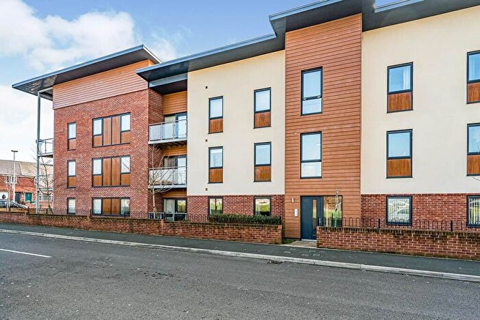 2 Bedroom Flat To Rent In Living Well Street, West Bromwich, West Midlands, B70