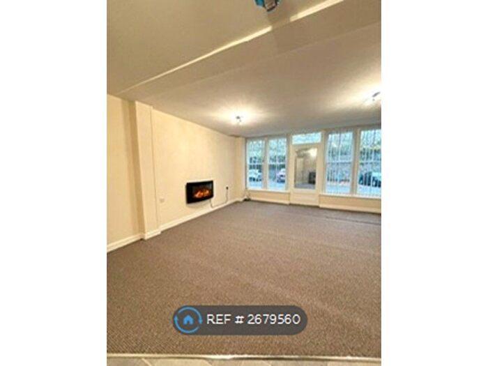 1 Bedroom Flat To Rent In Commercial Row, Pembroke Dock, SA72