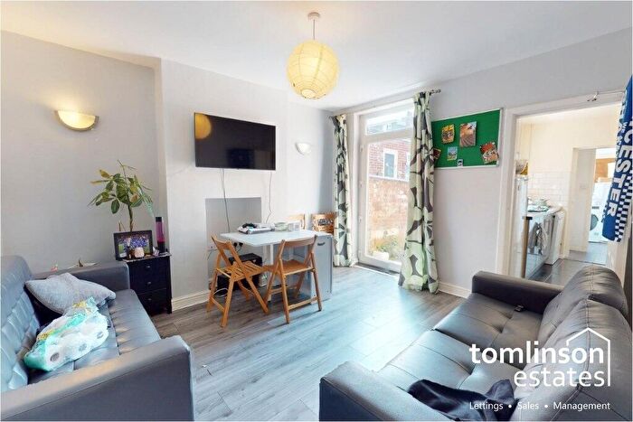 5 Bedroom Terraced House For Sale In Douglas Road, Lenton, Nottingham, NG7
