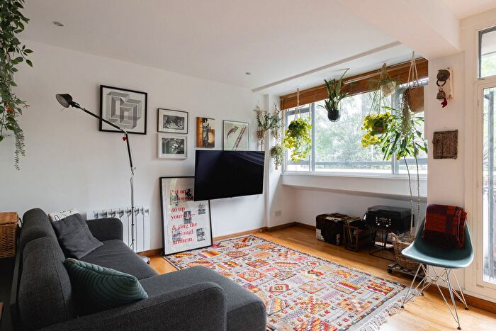 2 Bedroom Maisonette For Sale In Keeling House, Claredale Street, Bethnal Green, London, E2