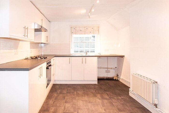 2 Bedroom Flat To Rent In High Street, Hurstpierpoint, BN6