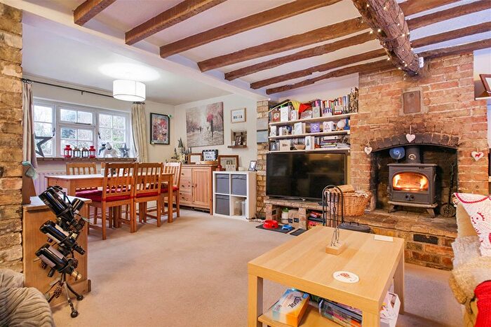 2 Bedroom Cottage To Rent In High Street, Hinxton, CB10