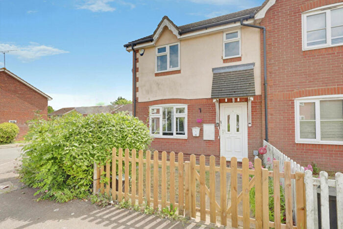 3 Bedroom Semi-Detached House For Sale In Blackwater, Benfleet, SS7