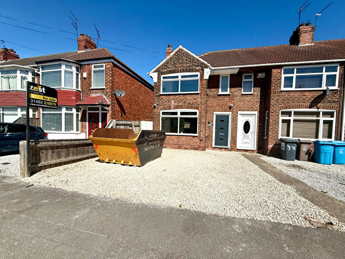 3 Bedroom End Of Terrace House For Sale In Welwyn Park Road, Hull, North Humberside, HU6