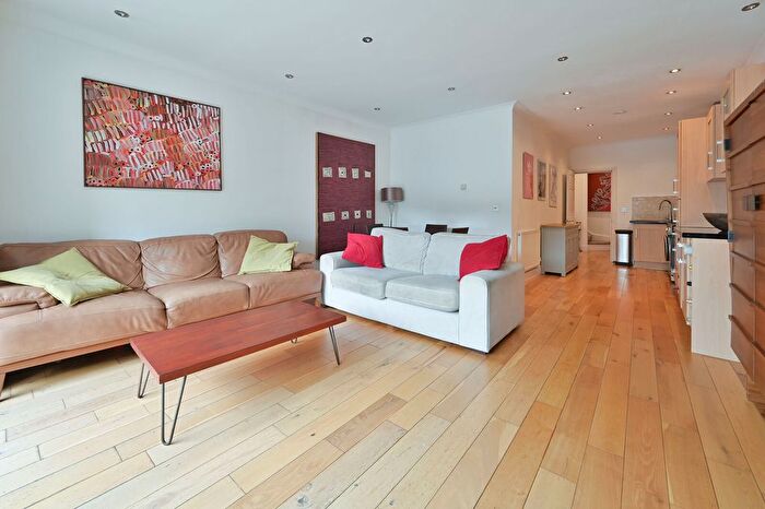 2 Bedroom Maisonette For Sale In Welldon Crescent, Harrow, HA1