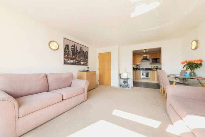 2 Bedroom Apartment To Rent In Turner House, Canary Central, Cassilis Road, London, E14