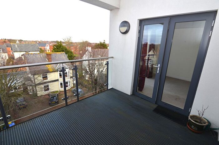 1 Bedroom Flat For Sale In Hamilton Gardens, Felixstowe, IP11