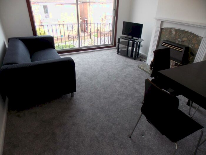 2 Bedroom Maisonette To Rent In Sunnybank Ave, Coventry, CV3
