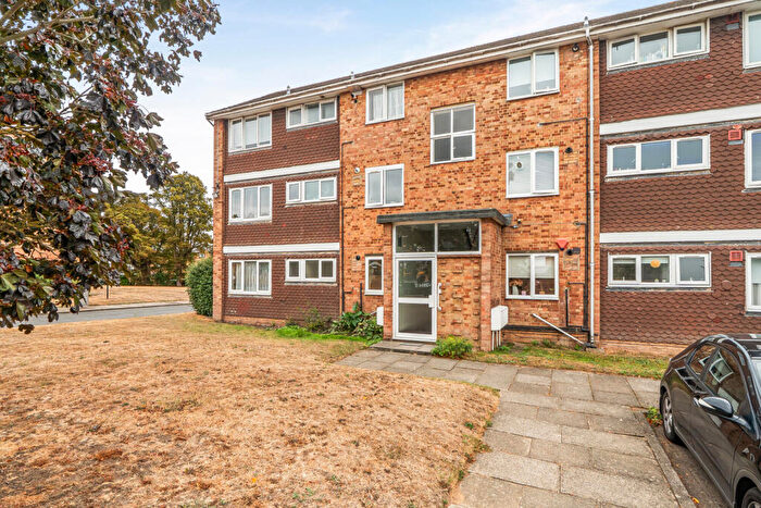 2 Bedroom Apartment For Sale In Woodington Close, London, SE9