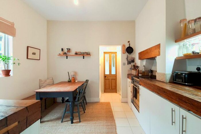 3 Bedroom Maisonette To Rent In Hailsham Avenue, Streatham Hill, London, SW2