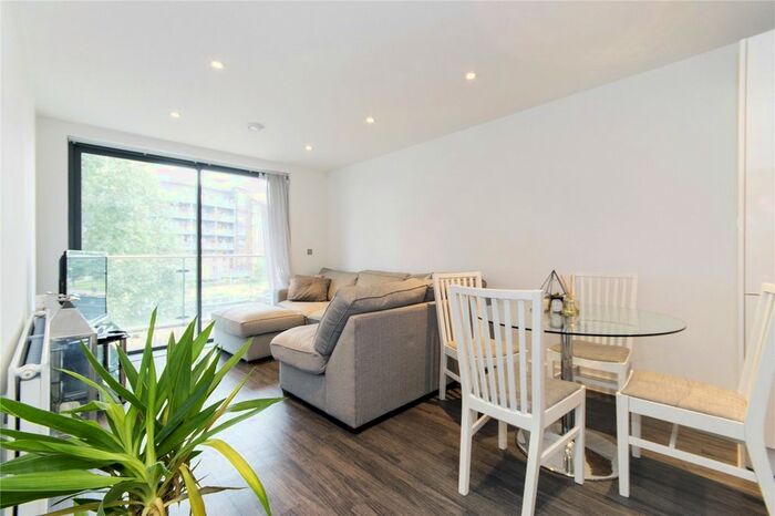 2 Bedroom Flat To Rent In Mill Court, Essex Wharf, Waltham Forest, London, E5