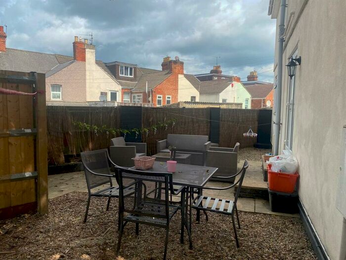 2 Bedroom End Of Terrace House For Sale In Dryden Street, Swindon, SN1