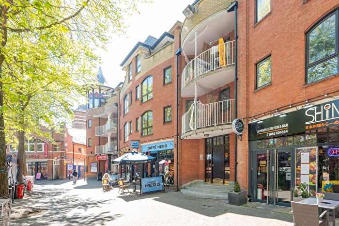 1 Bedroom Flat For Sale In Gloucester Green, Oxford, OX1