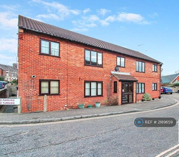 2 Bedroom Flat To Rent In Calthorpe Green, Acle, Norwich, NR13