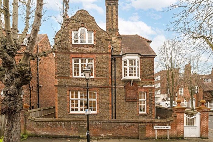 1 Bedroom Flat To Rent In Priory Gardens, Chiswick, W4